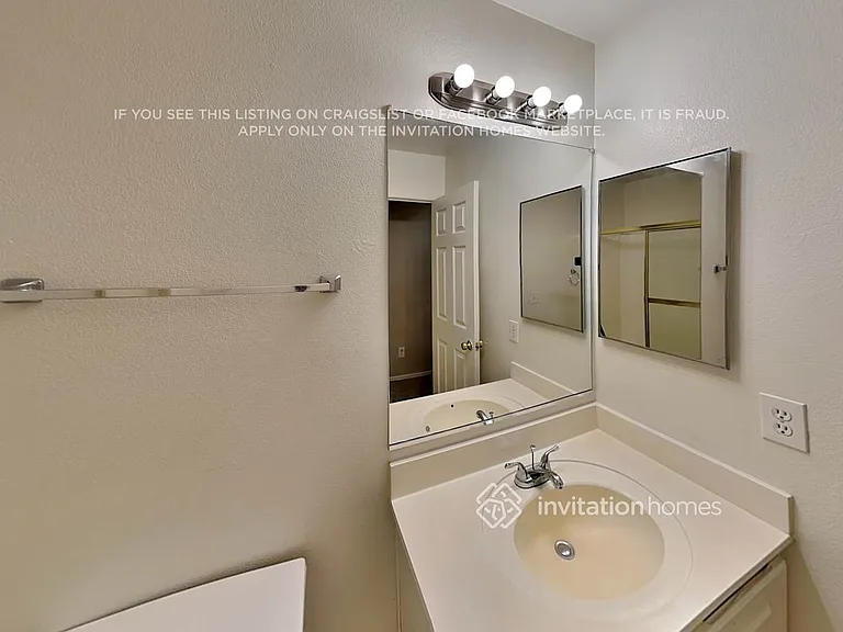 12808 N Main St — Photo 16