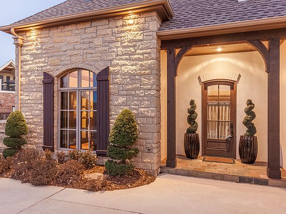 3rd image of 16725 Little Leaf Ln
