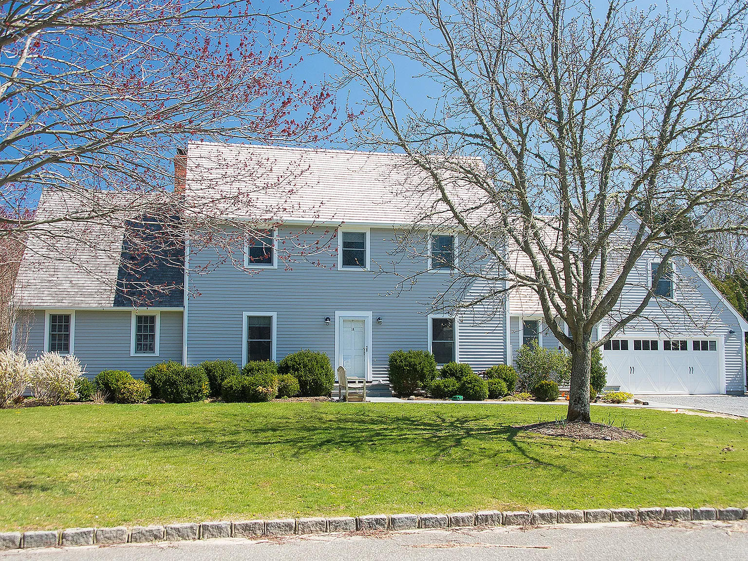 Perfectly Located Bridgehampton Summer Home — Photo 2