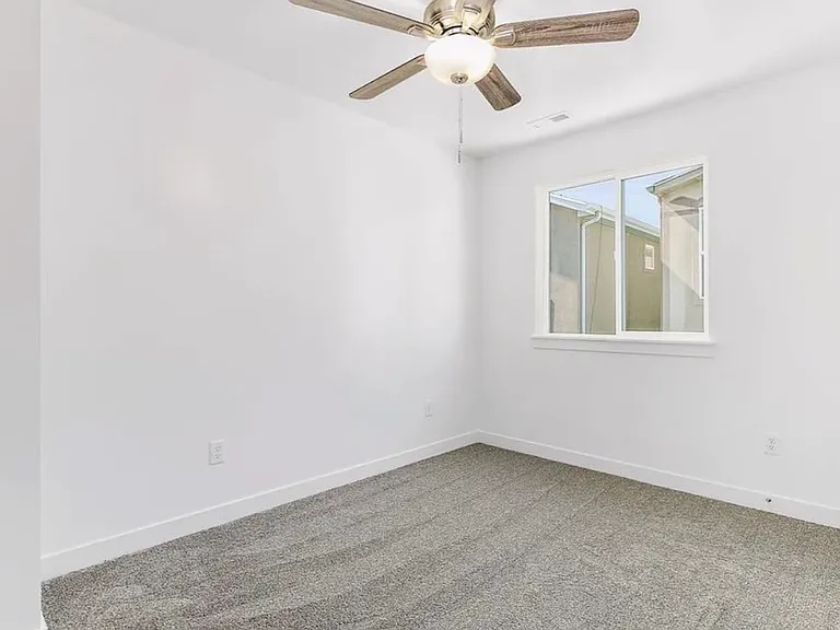 476 S 680 E — Photo 27