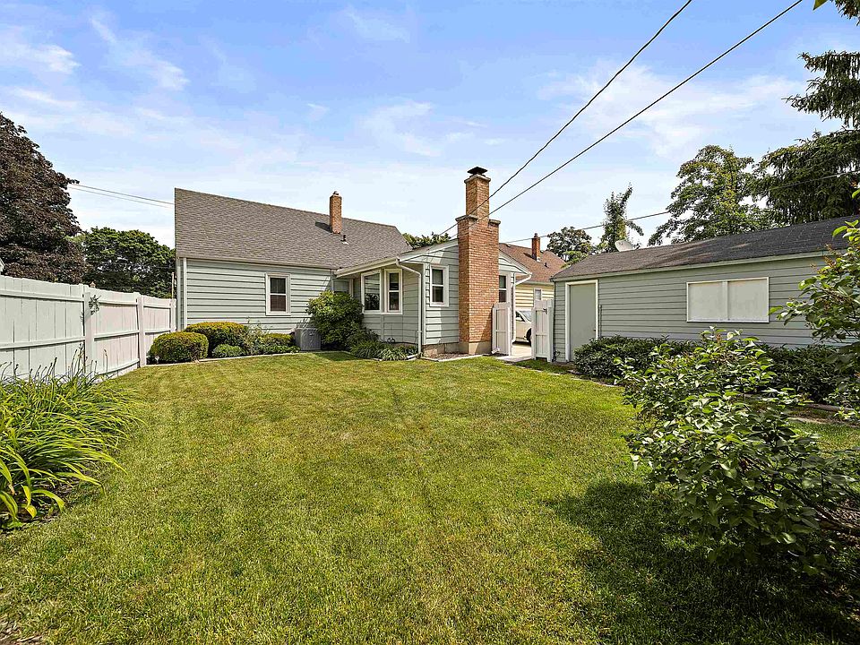 2004 Glenwood Ave, Rockford, IL 61103 Zillow