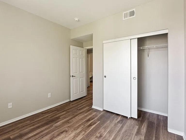 Pavona Apartments — Photo 14