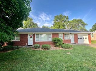 607 Golfview Ter, Lebanon, KY 40033