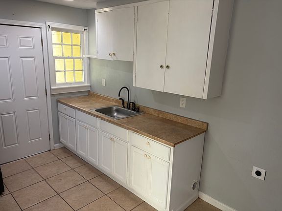 5th image of 112 E Olive St #112