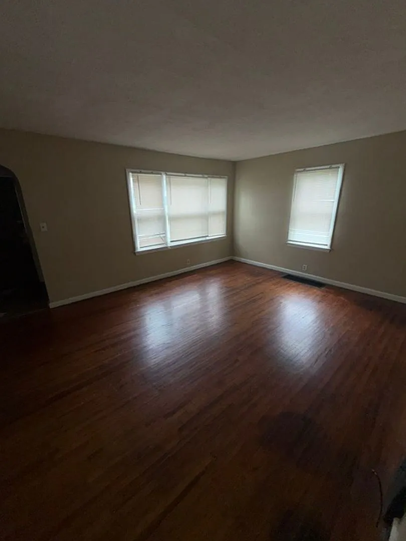 730 Bayard Park Dr, Evansville, IN 47713 — Photo 2