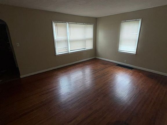 2nd image of 730 Bayard Park Dr
