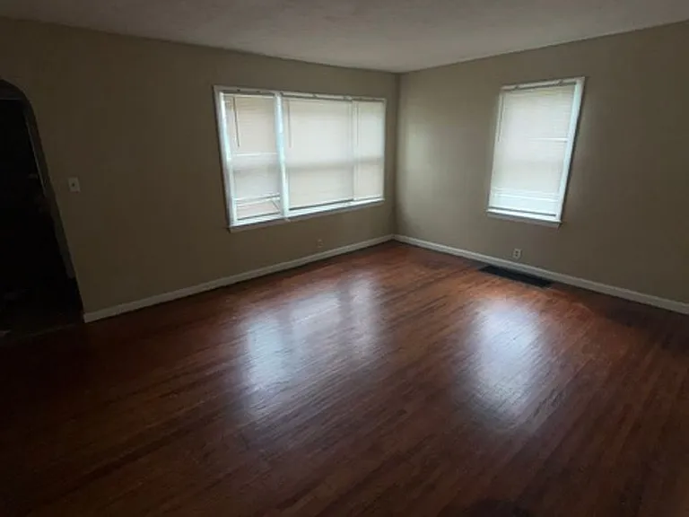 730 Bayard Park Dr — Photo 2