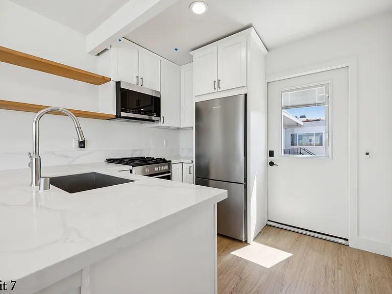 Sea Skiff Apartments Best Ocean View in Hermosa Beach — Photo 20