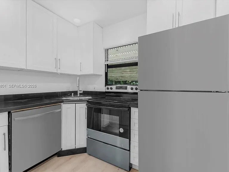 5220 SW 6th St — Photo 12