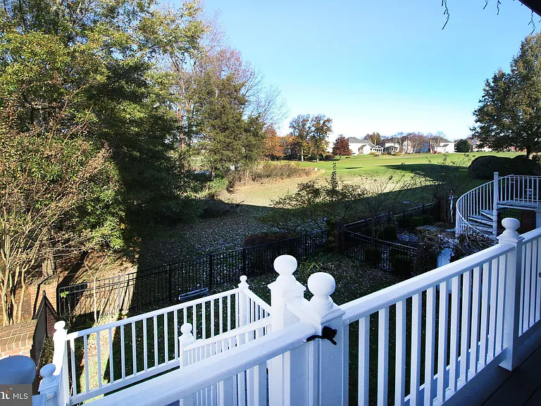 18400 Lanier Island Sq — Photo 3