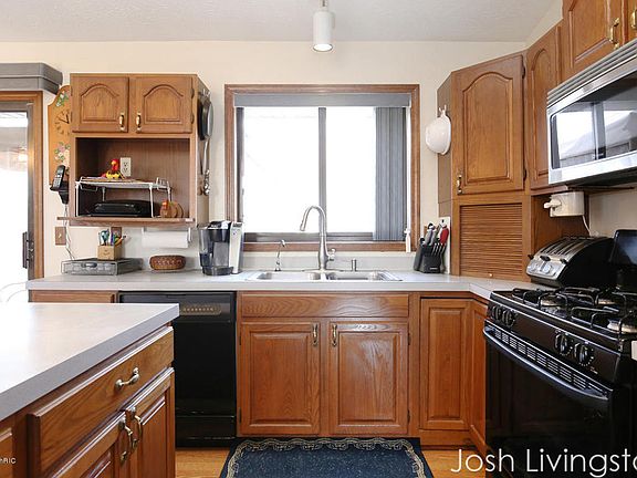4th image of 4731 W Grand Blvd NW