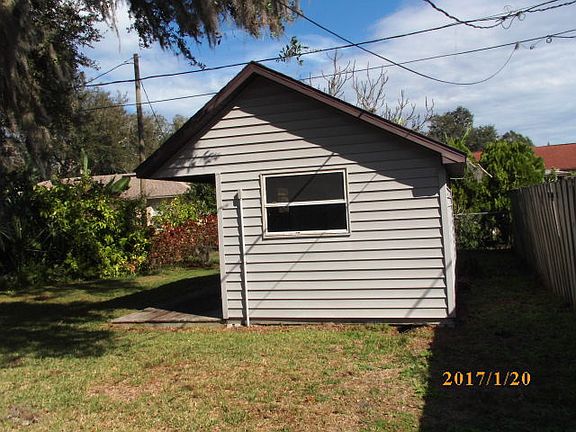 3rd image of 1315 Travelers Palm Dr