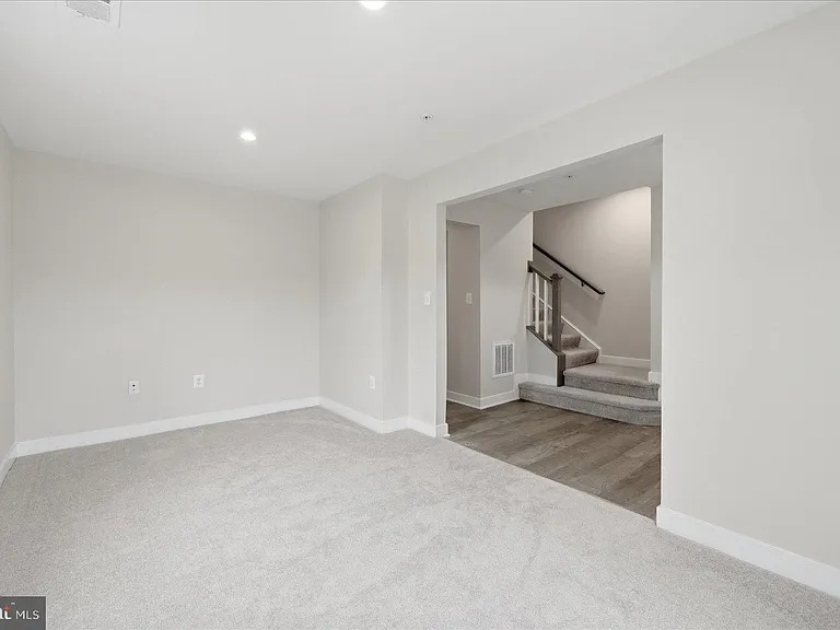 1550 Adamson Way — Photo 8