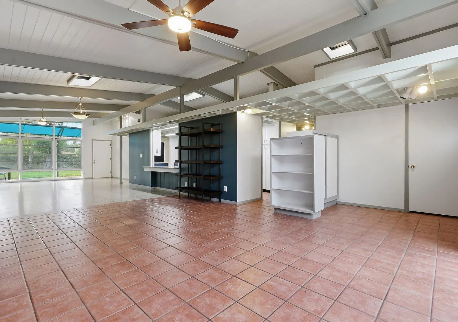 Timeless MidCentury Modern Masterpiece! — Photo 3
