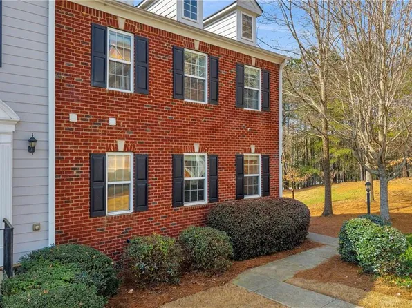 350 Eagle Tiff Dr, Sugar Hill, GA 30518