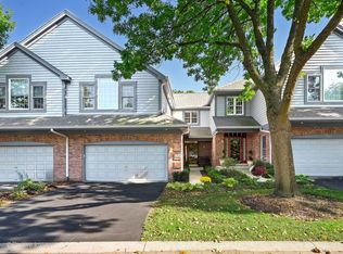 100 Waterside Pl, Burr Ridge, IL 60527