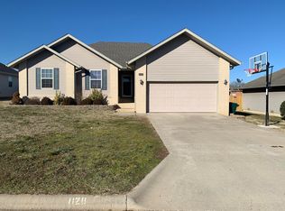 1128 Woodland Rdg, Monett, MO 65708