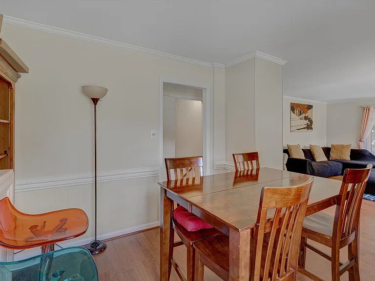 126 White Oak Dr — Photo 6