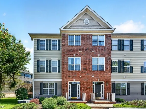 39 Liberty Way #39, South Bound Brook Boro, NJ 08880