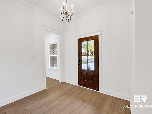 5th image of 2720 Weston Dr