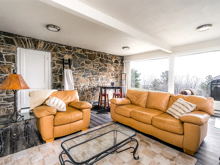 1559 S Lininger Dr #1 — Photo 2