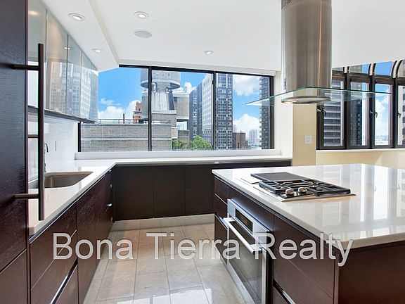4th image of 303 E 49th St APT 22