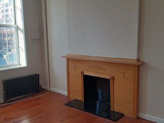 4th image of 4811 Vernon Blvd APT 2F