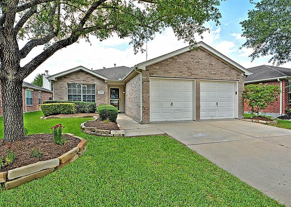 1st image of 21030 Somerset Park Ln