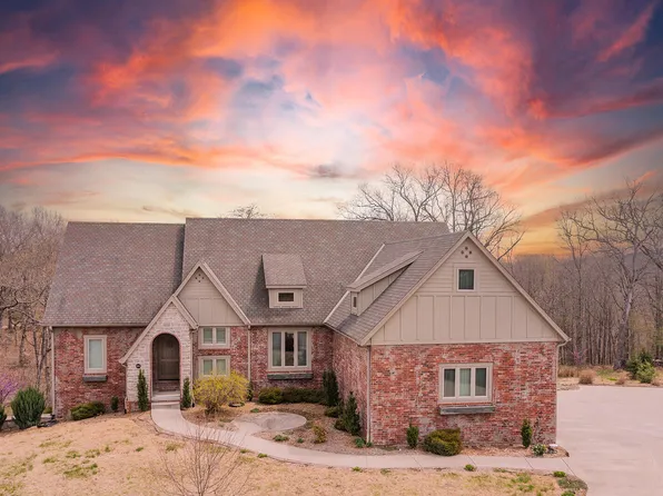 1944 W James River Drive, Nixa, MO 65714