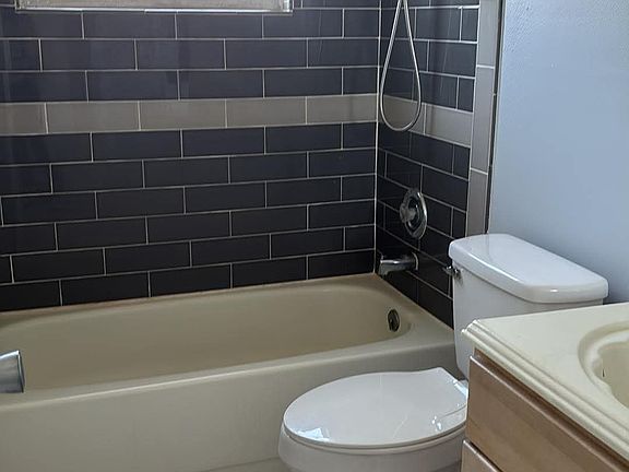 3rd image of 3626 SE 2nd Pl