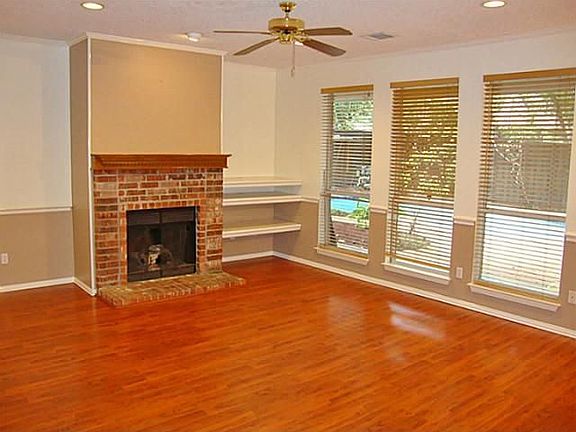 3rd image of 701 Shallow Creek Ln