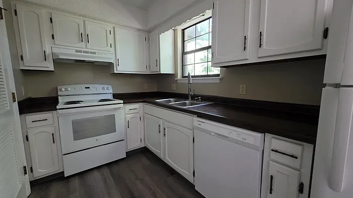 1507 Linden St #25 — Photo 4