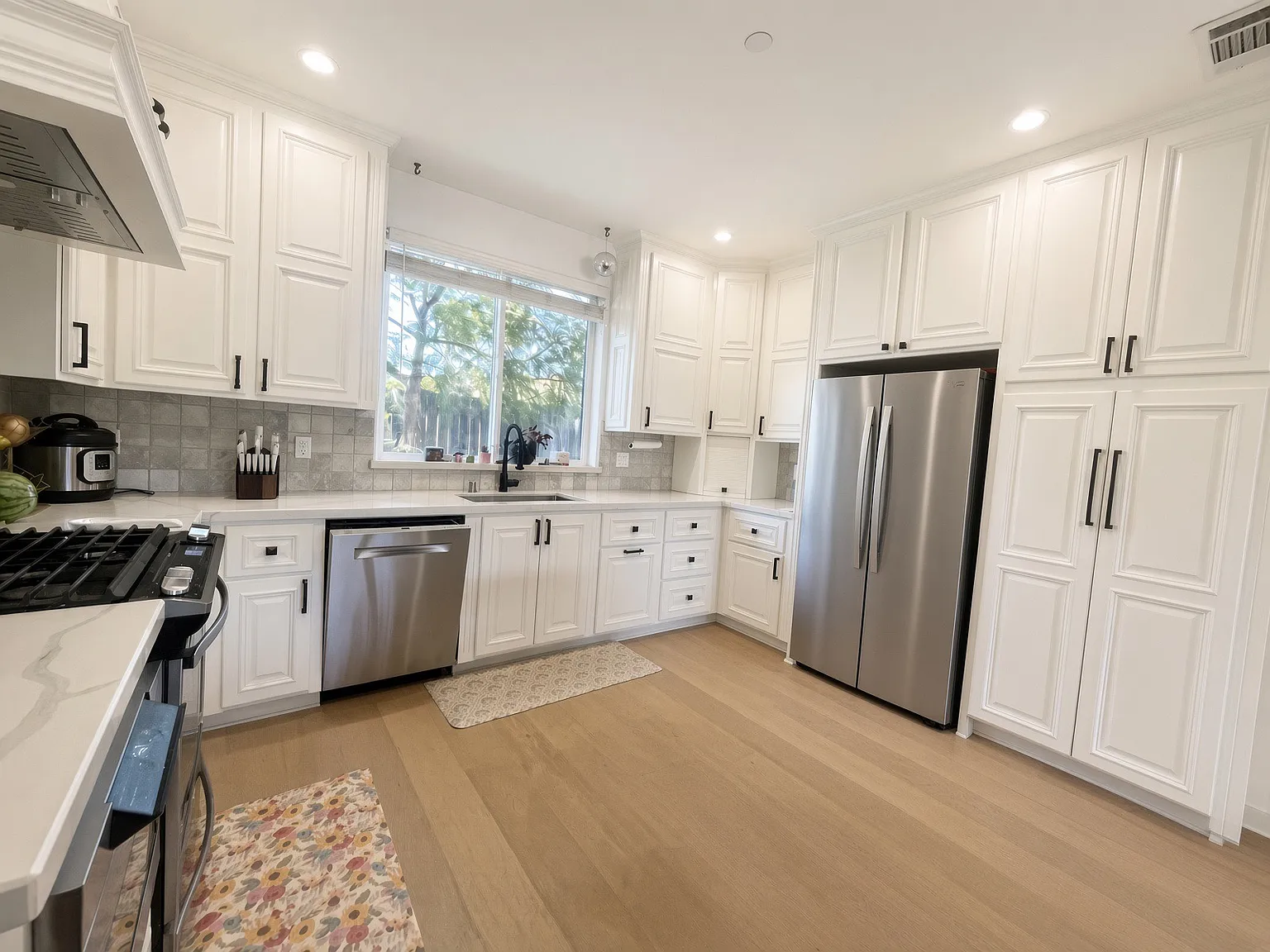 3 bed, 1765 sqft, $4,000 — Photo 3
