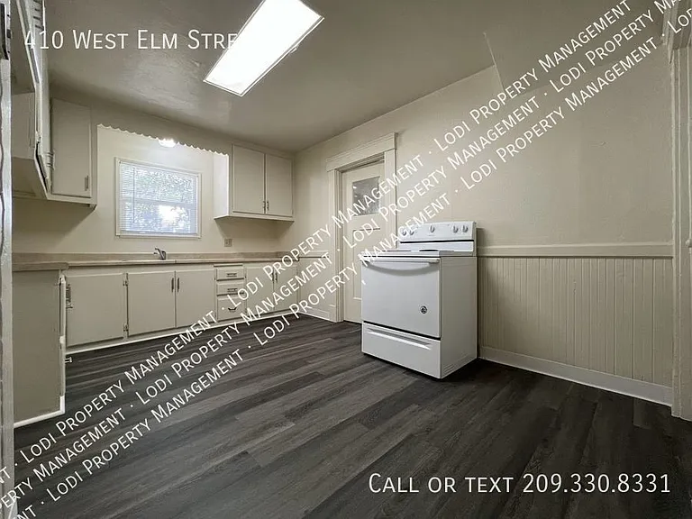 410 W Elm St — Photo 14