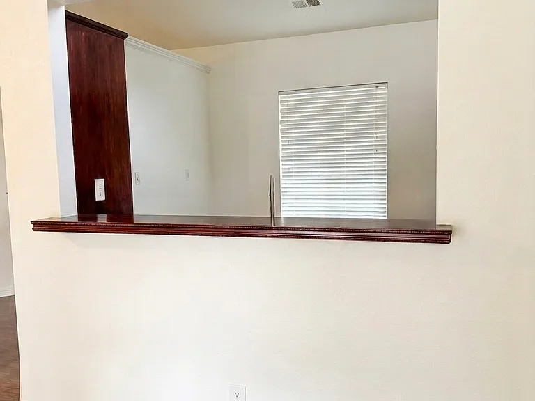 16920 Yvonne Dr — Photo 6