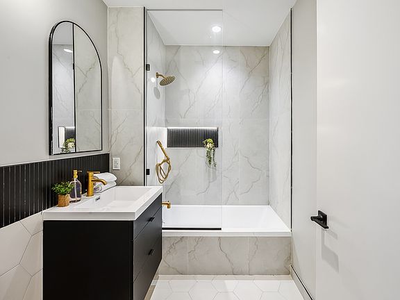 5th image of 1890 Pelham Pkwy S #9C