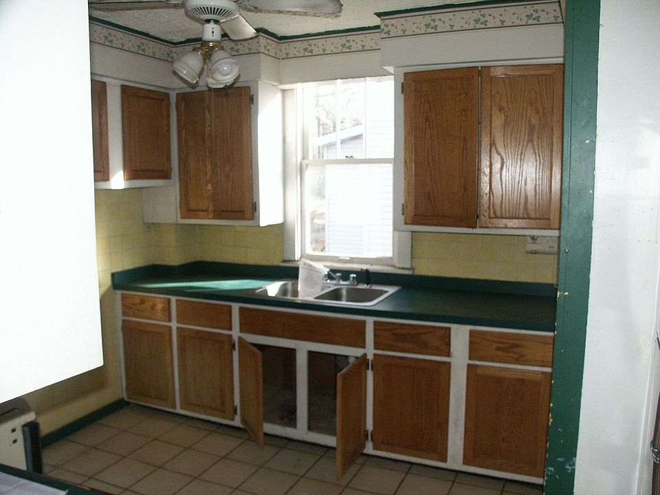 2nd image of 2168 Willamont Ave
