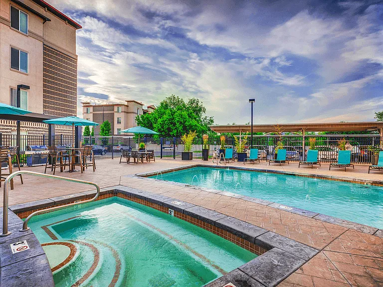 Avida Apartments — Photo 7