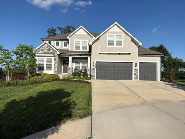 12669 S Wrangler St, Olathe, KS 66061