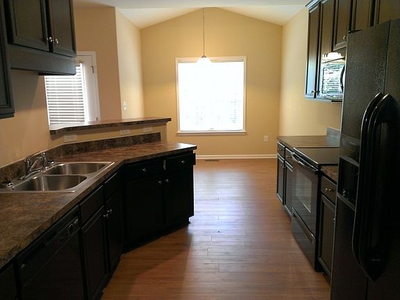 4th image of 55 Kings Canyon Ct