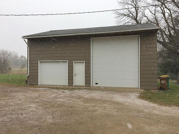 2nd image of 1024 S Shore Dr