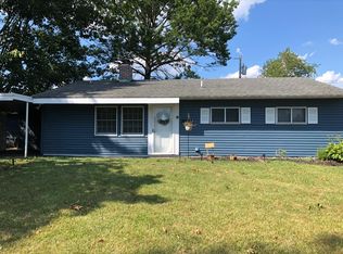 35 Vista Rd, Levittown, PA 19057