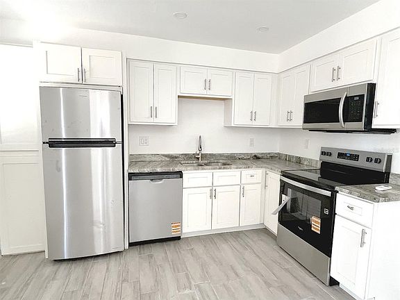 3rd image of 24 Lynn Way #24