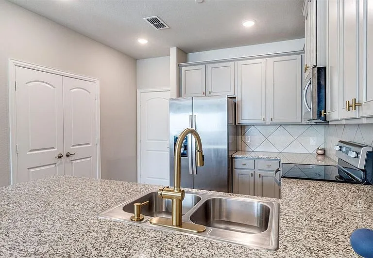 2921 Mare Dr — Photo 12