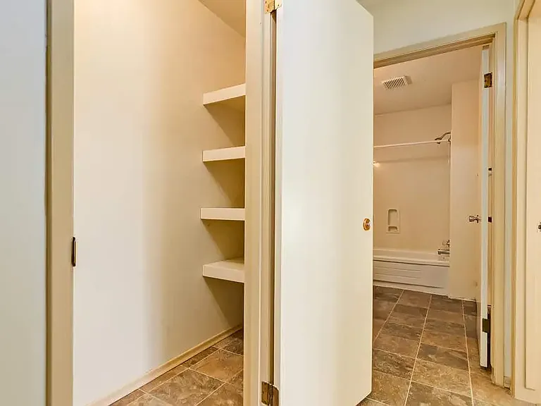 4814 46th St — Photo 24