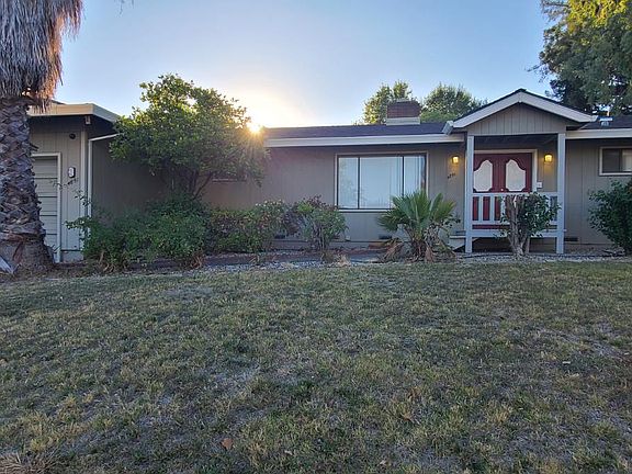 3rd image of 4891 Hackberry Ln