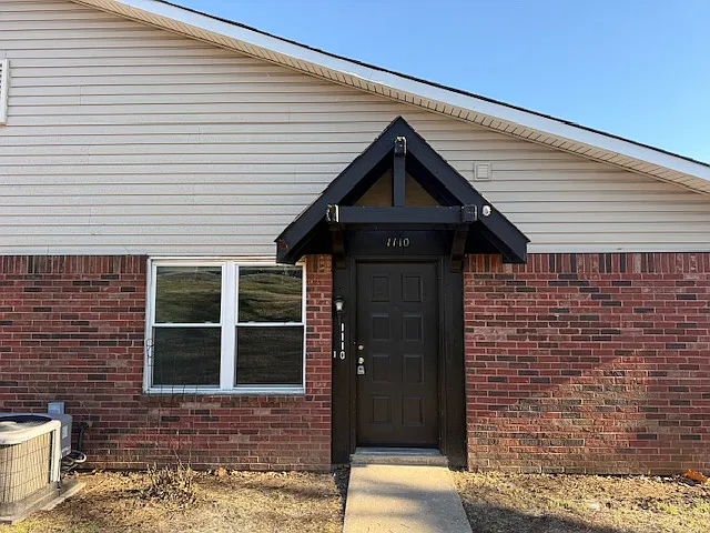 1110 Barrington Ln