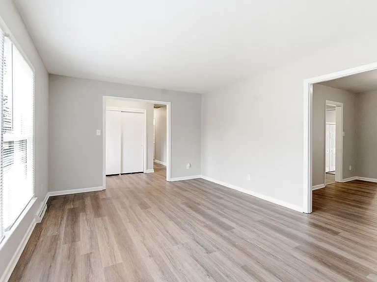 1456 London Dr — Photo 11