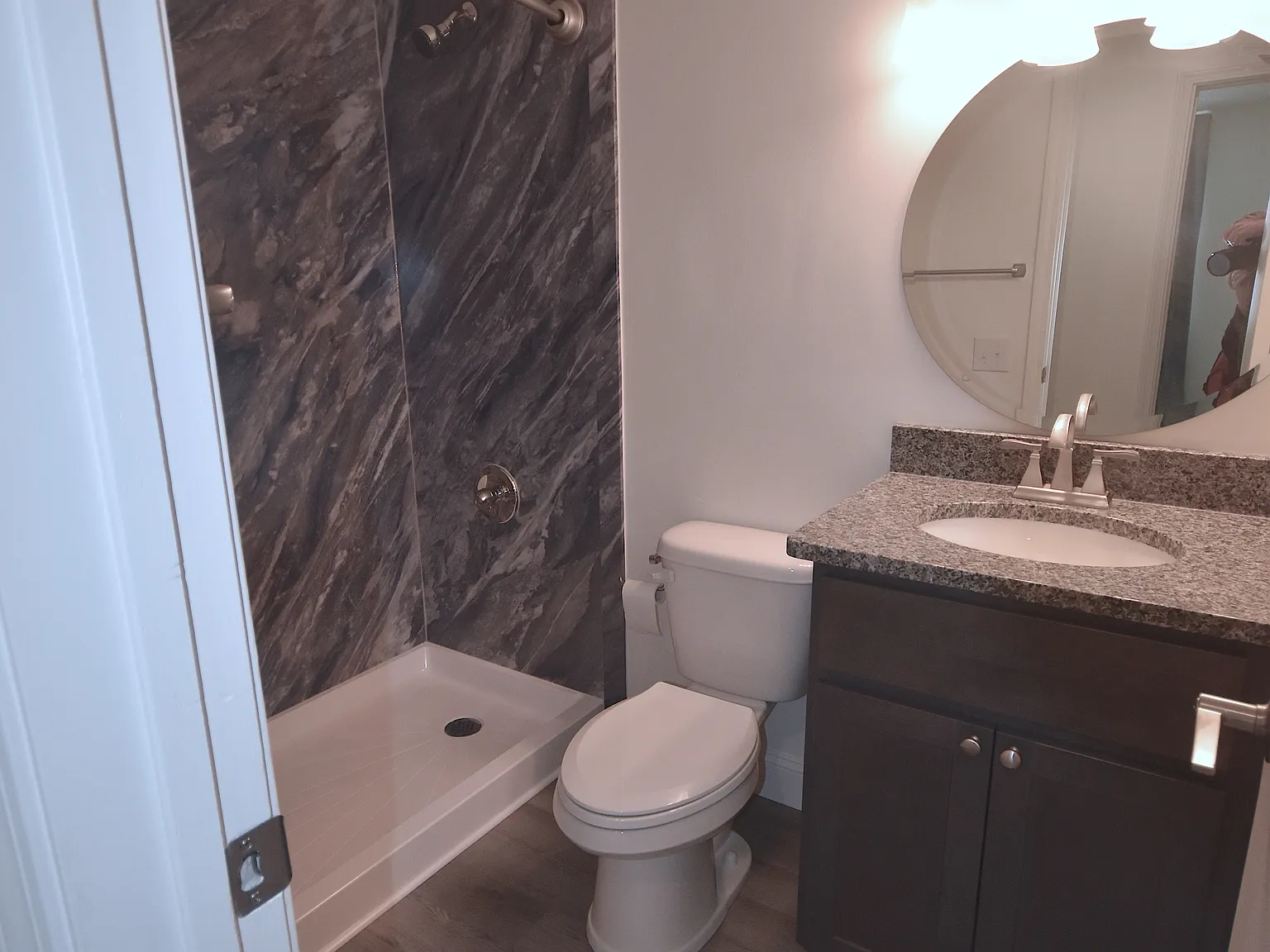 Waveland Place Apartments — Photo 4