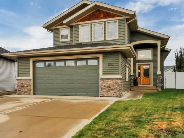 203 E Cedar Sq, Blackfalds, AB T4M 0A4